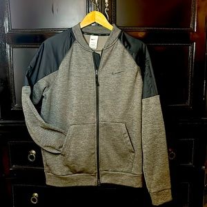 Nike men's size Medium thermafit  jacket